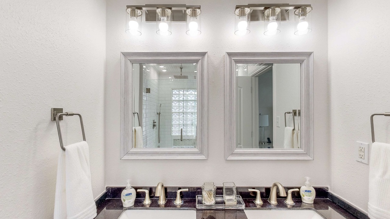 Photo of Bathroom in Pointblank
