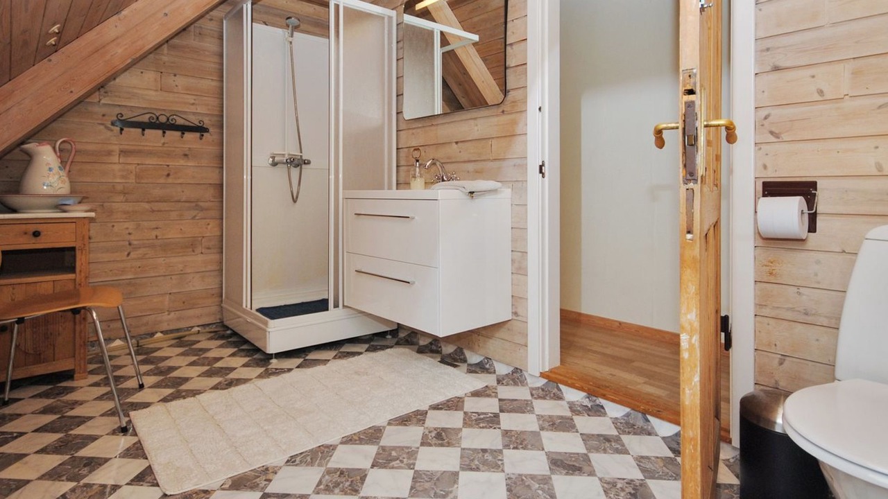 Photo of Bathroom in Logstor