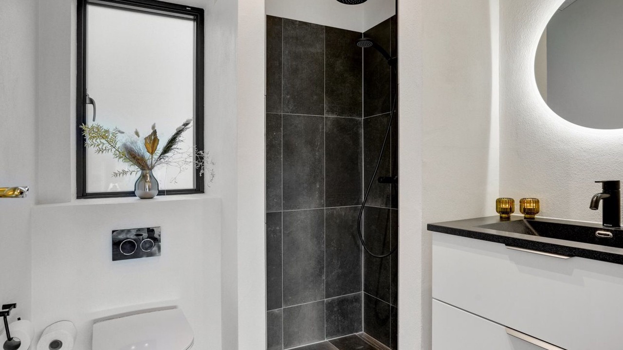 Photo of Bathroom in Hou