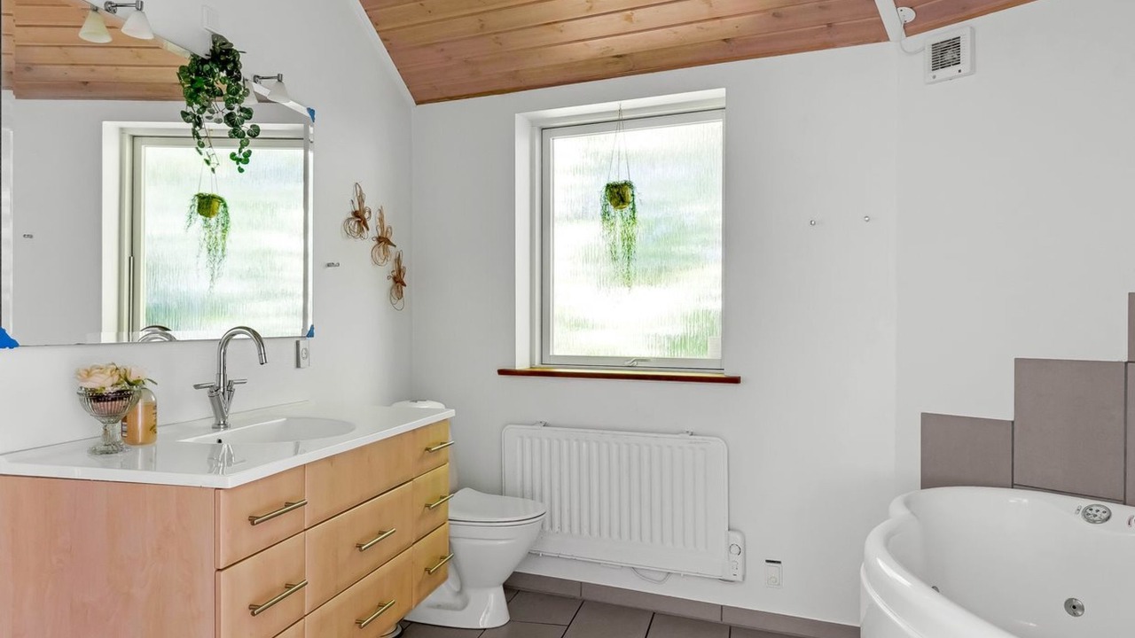 Photo of Bathroom in Arrild Ferieby