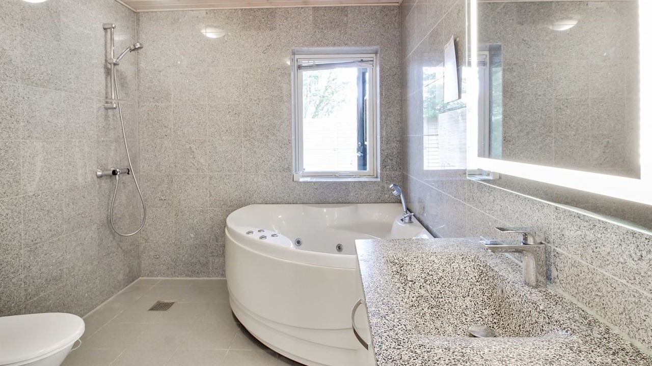 Photo of Bathroom in Ballum