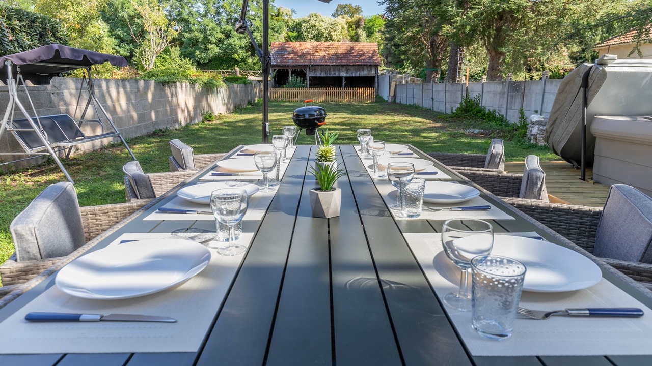 Photo of Outdoor in Thesee