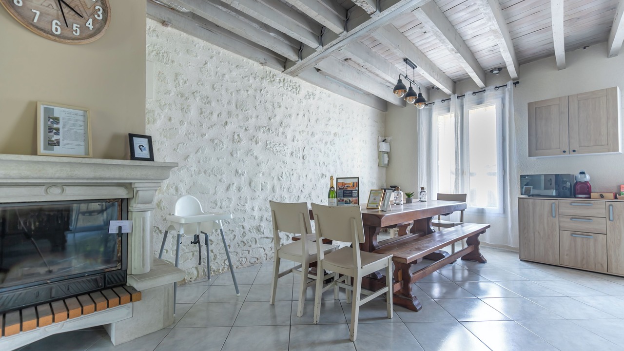 Photo of Others in Thesee