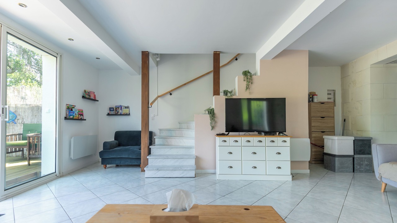 Photo of Others in Thesee