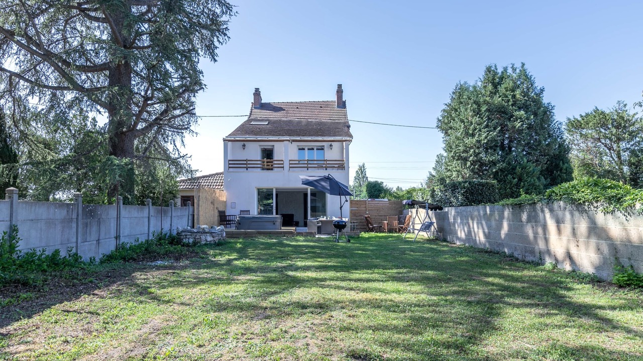 Photo of Outdoor in Thesee