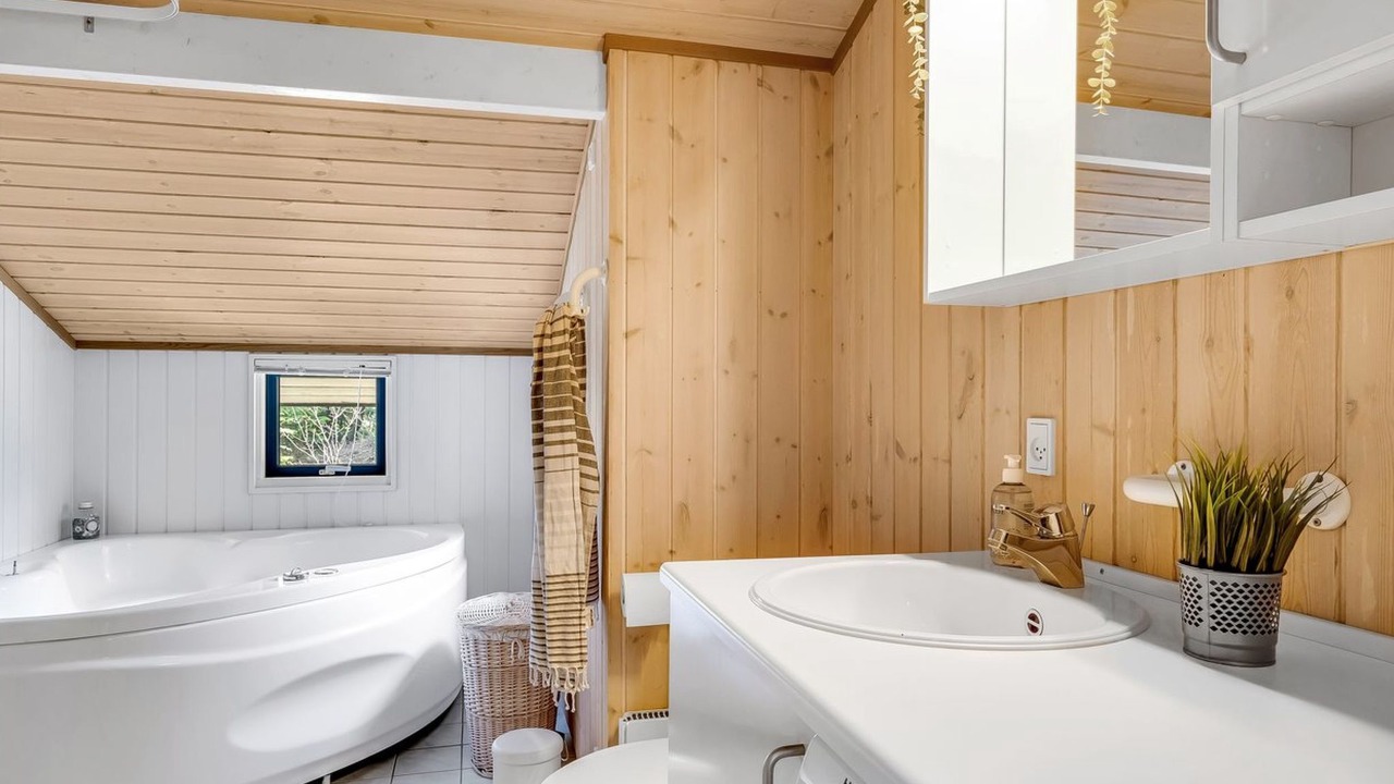 Photo of Bathroom in Aalbaek