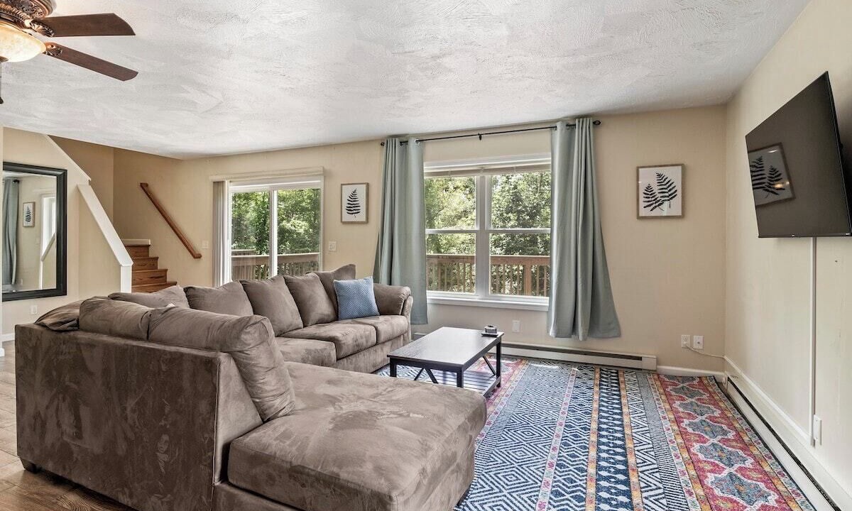 Photo of Livingroom in Lansing