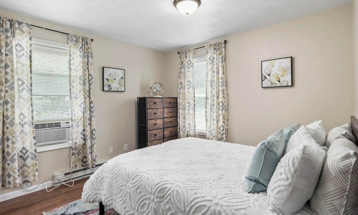 Photo of Bedroom in Lansing