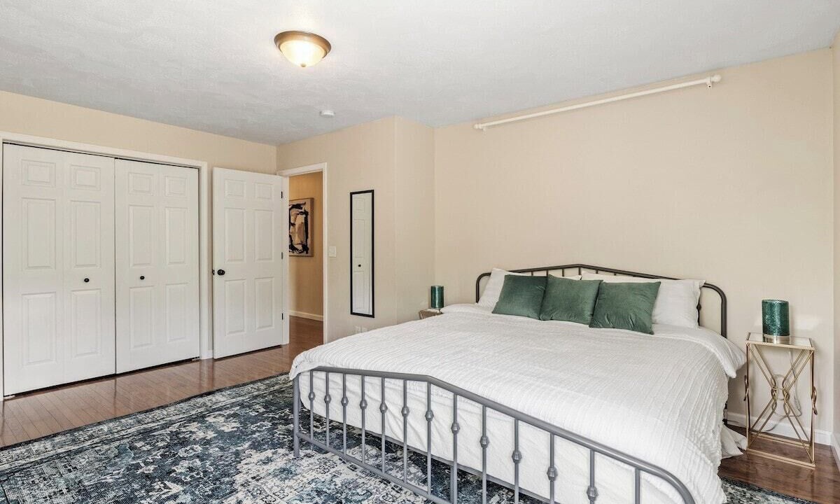 Photo of Bedroom in Lansing