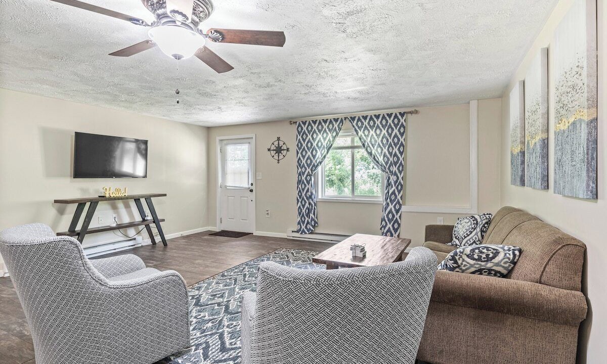 Photo of Livingroom in Lansing