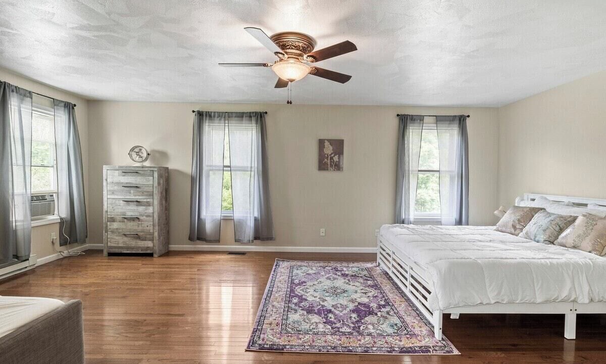 Photo of Bedroom in Lansing