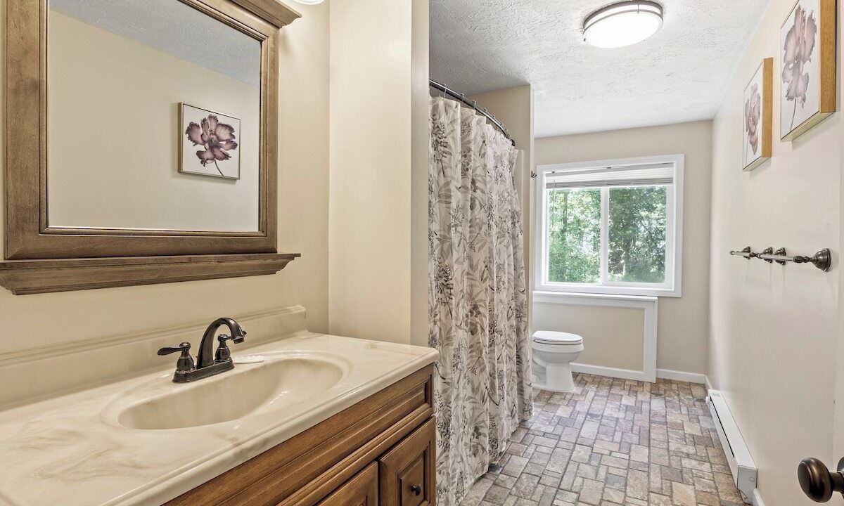 Photo of Bathroom in Lansing