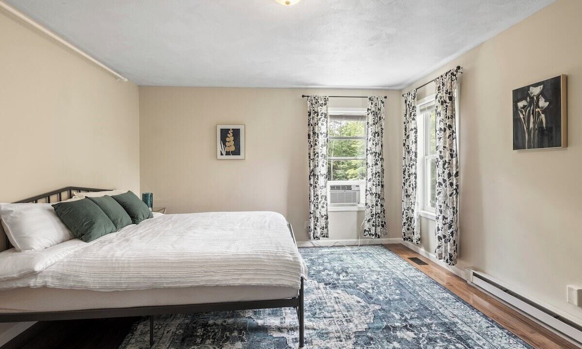 Photo of Bedroom in Lansing