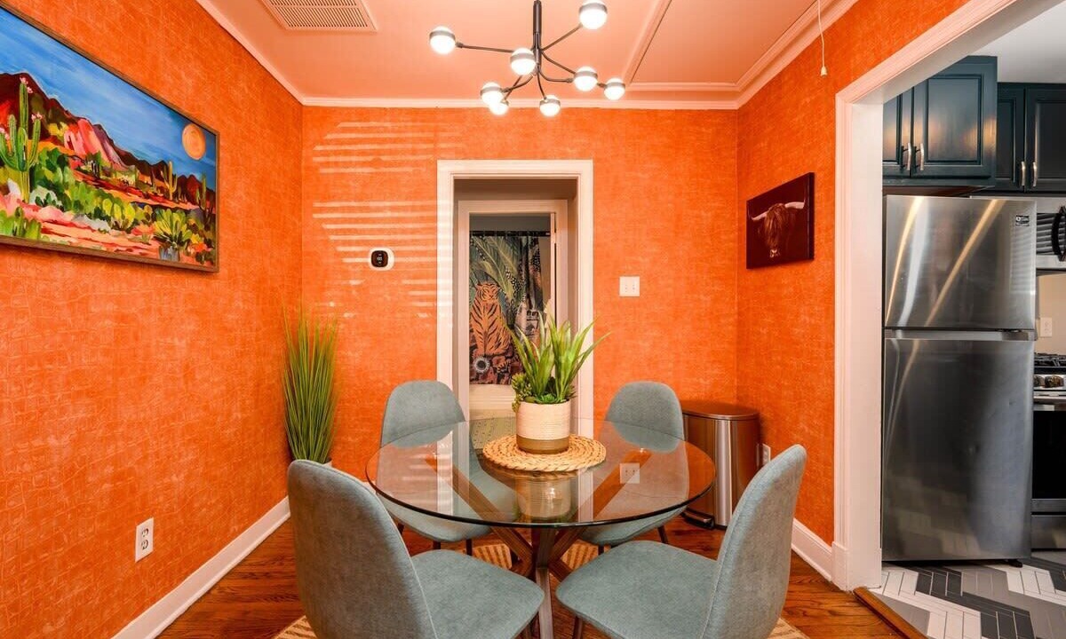 Photo of Livingroom in University District