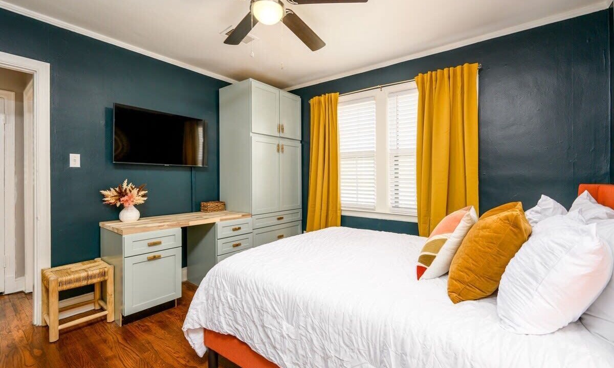 Photo of Others in University District