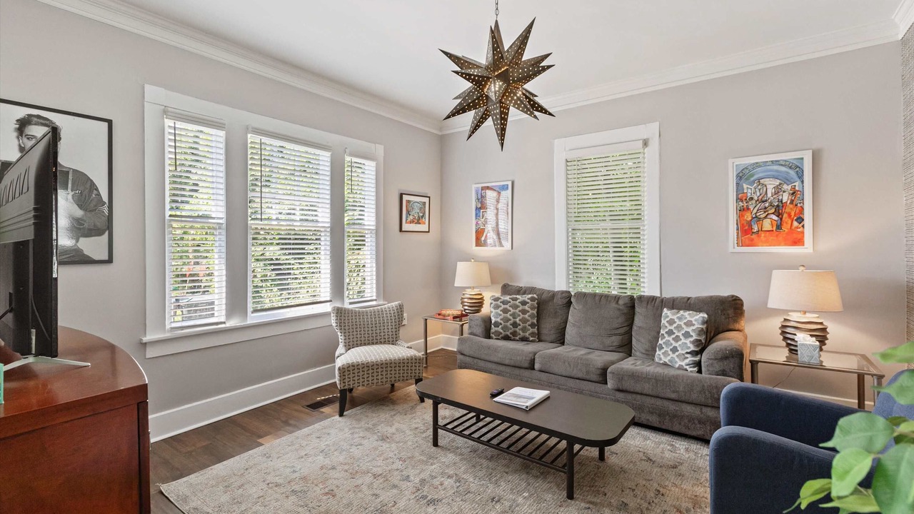 Photo of Livingroom in Midtown