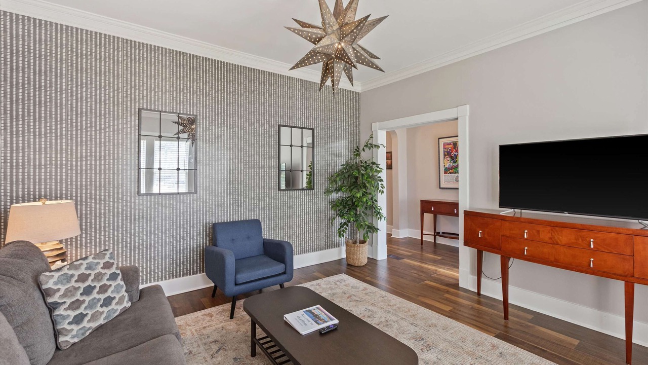 Photo of Livingroom in Midtown