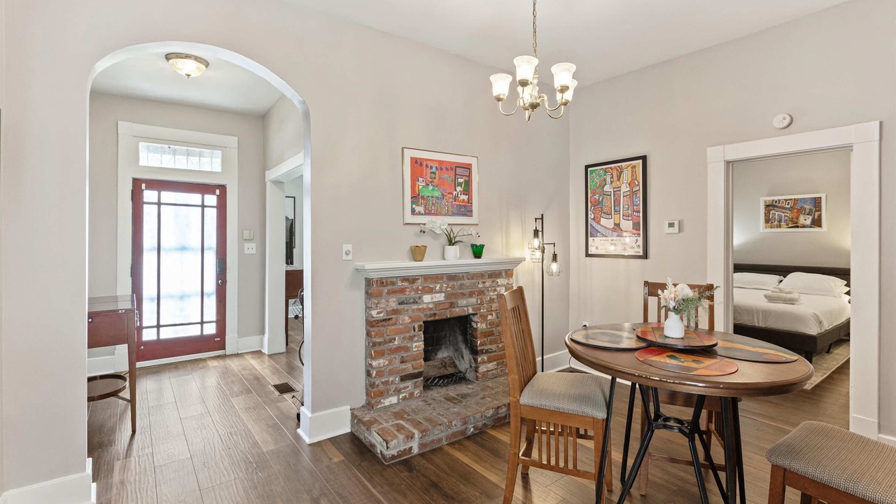 Photo of Livingroom in Midtown