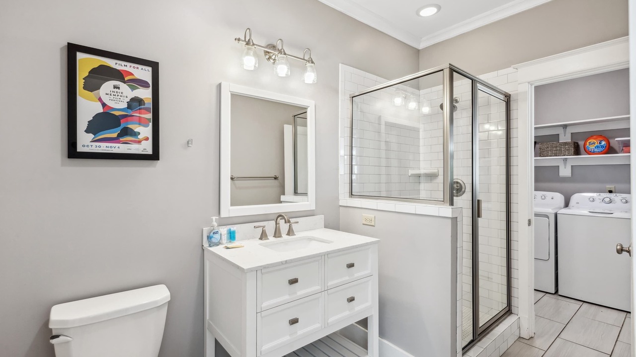 Photo of Bathroom in Cooper-Young Historic District