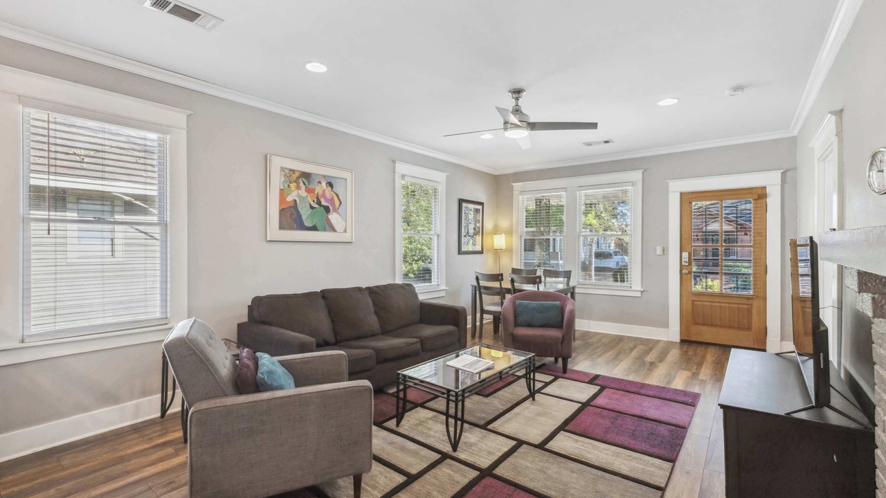 Photo of Livingroom in Cooper-Young Historic District