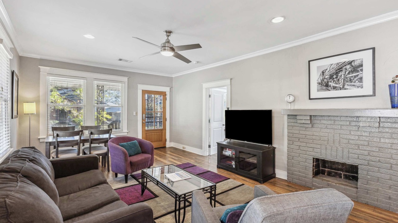 Photo of Livingroom in Cooper-Young Historic District