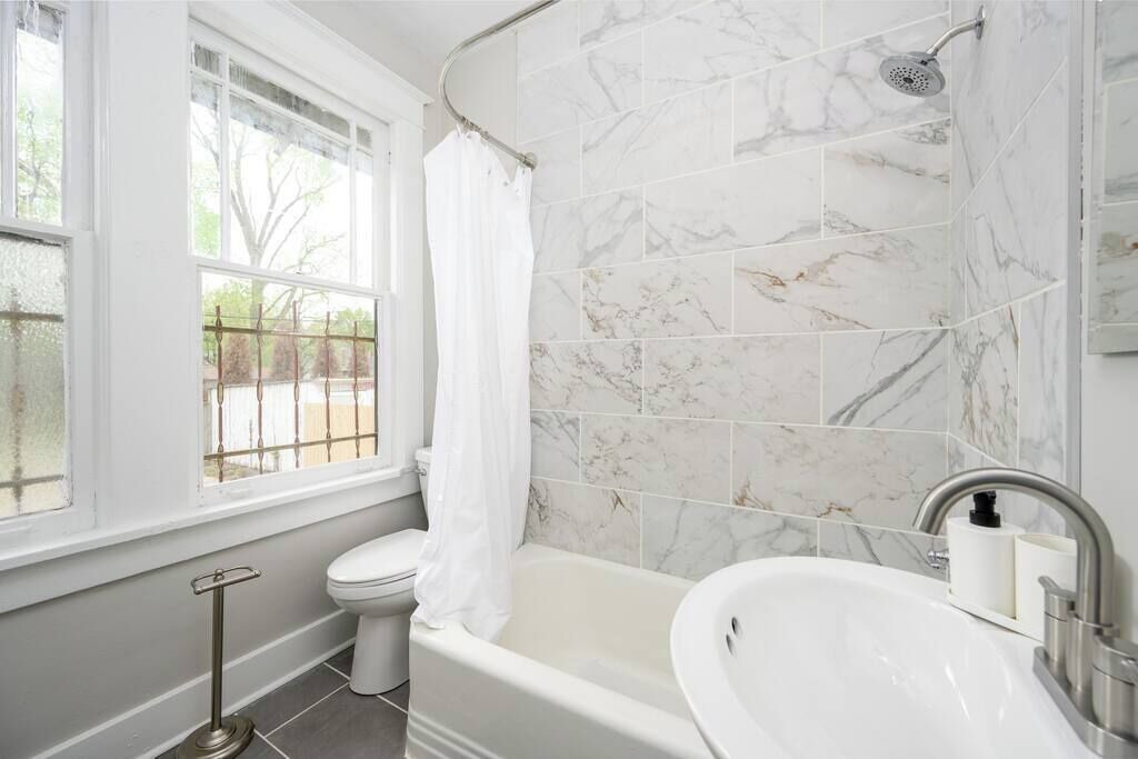 Photo of Bathroom in Cooper-Young Historic District