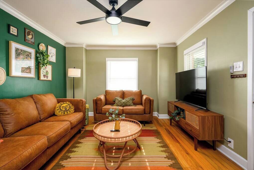 Photo of Livingroom in East Memphis