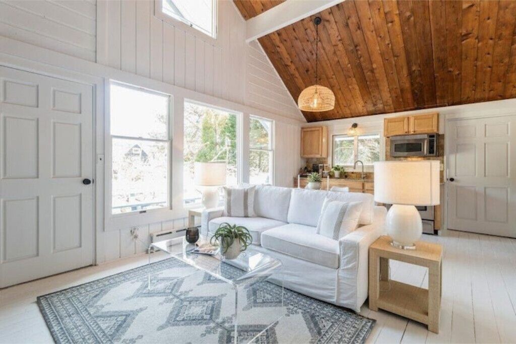 Photo of Livingroom in Beach Hampton