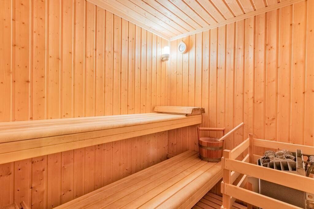 Photo of Others in Demi-Quartier