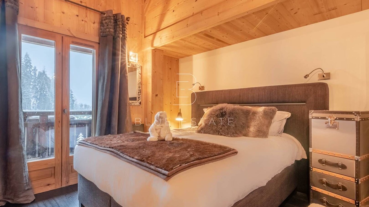 Photo of Bedroom in Demi-Quartier