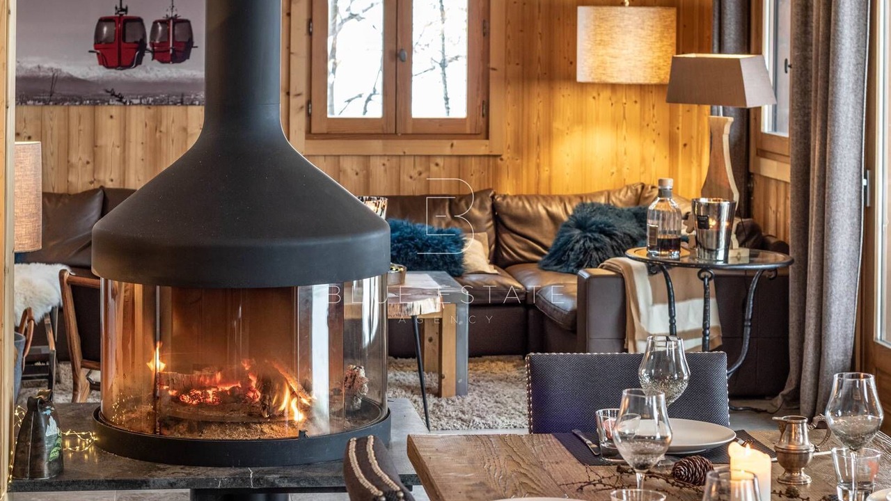 Photo of Others in Demi-Quartier