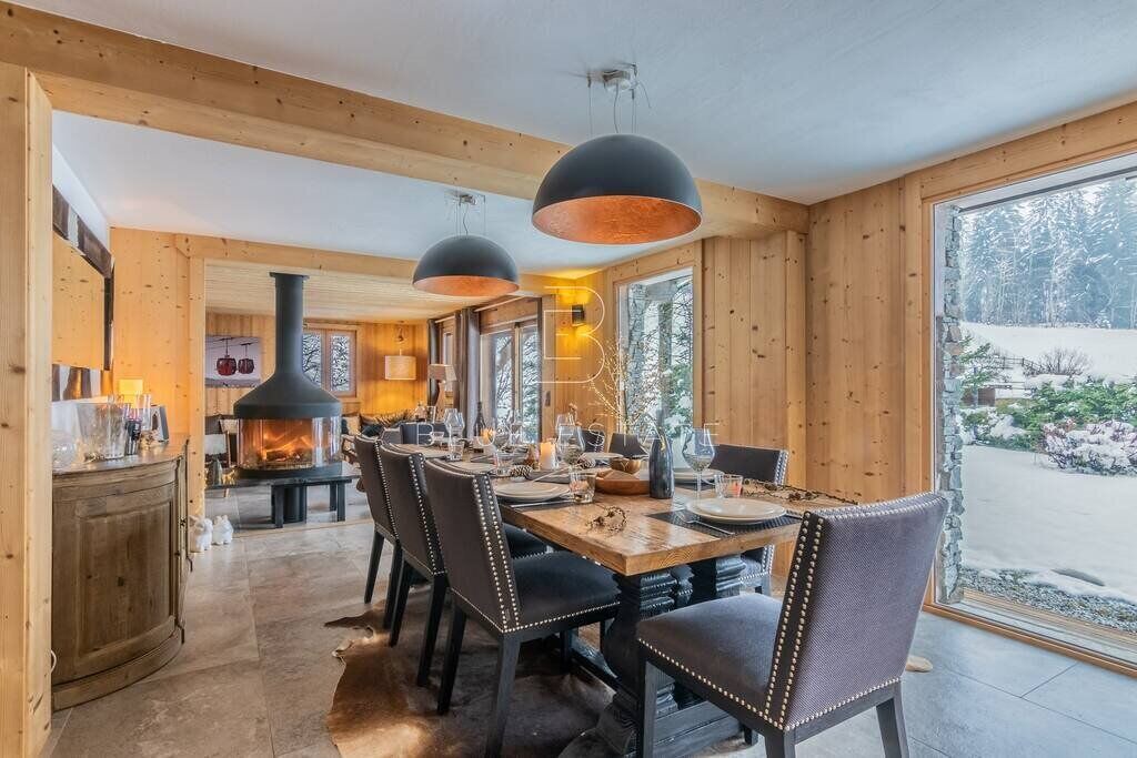 Photo of Others in Demi-Quartier