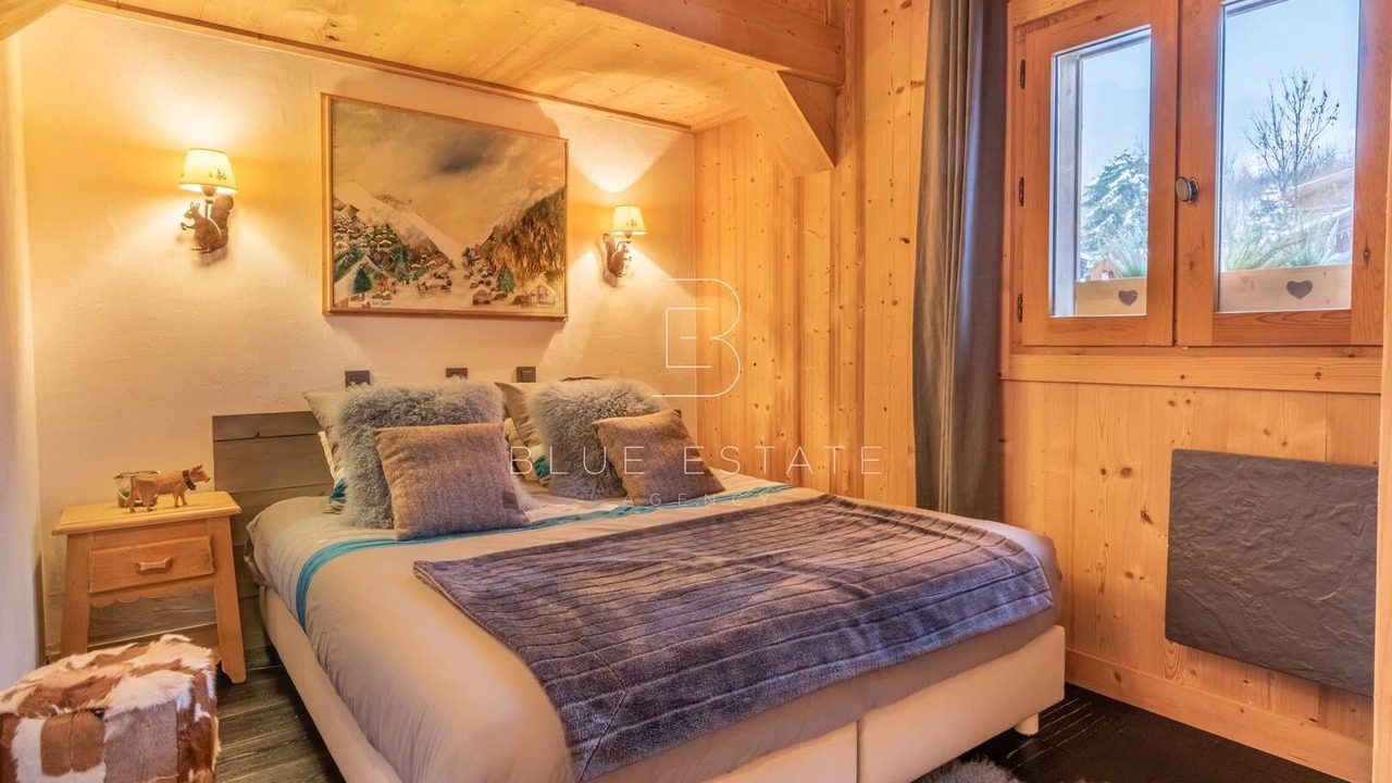 Photo of Bedroom in Demi-Quartier