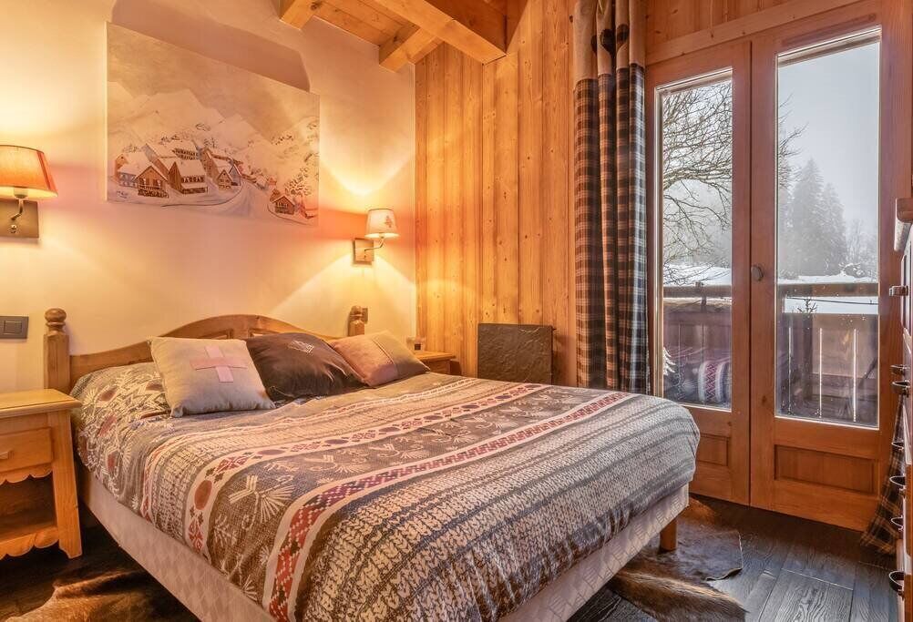 Photo of Bedroom in Demi-Quartier