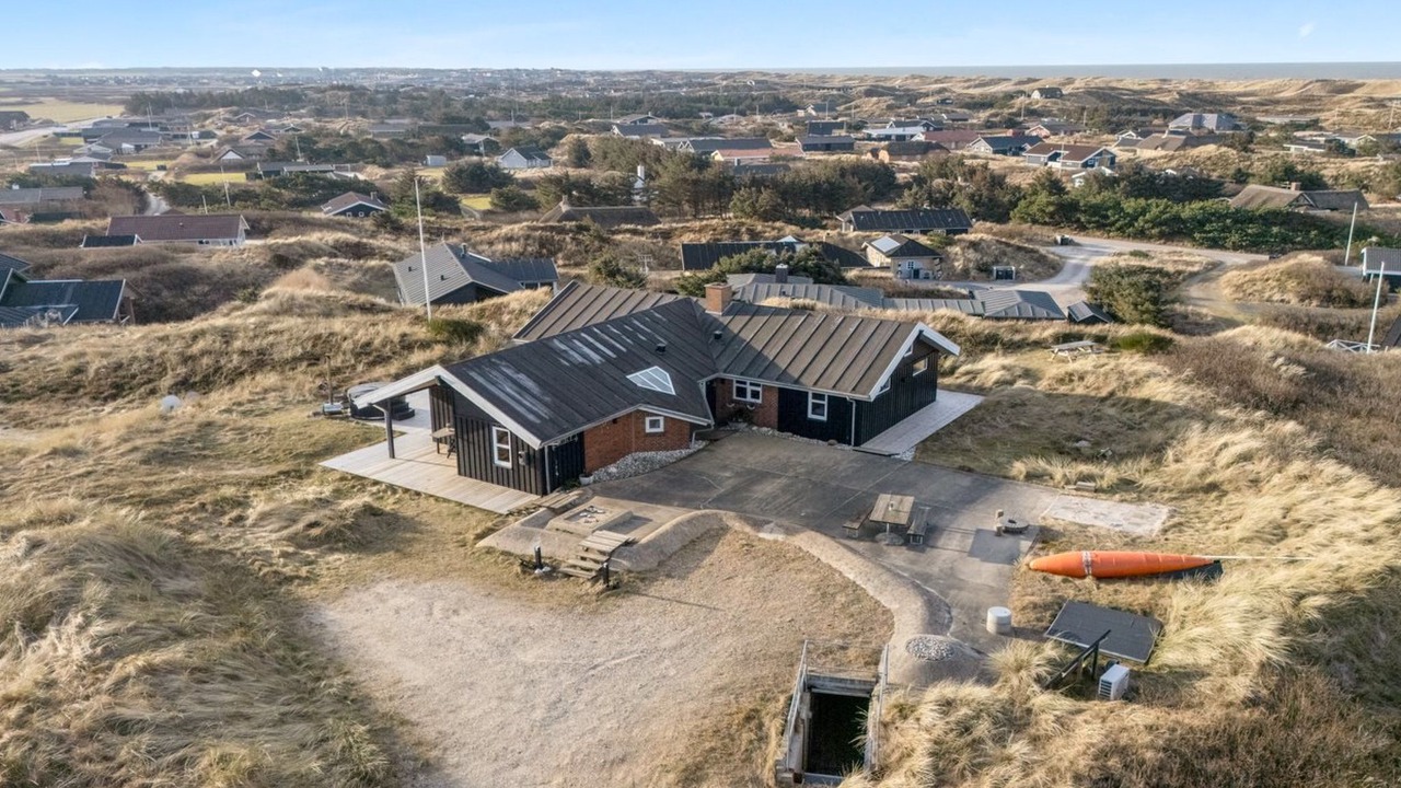 Photo of Others in Houvig Strand