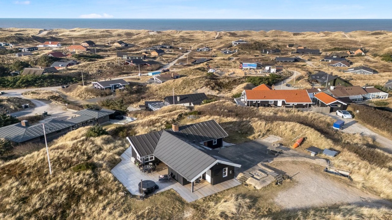 Photo of Others in Houvig Strand