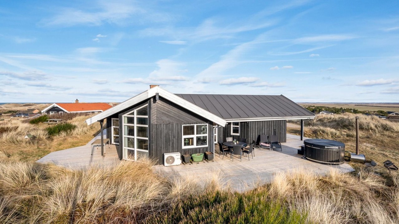 Photo of Others in Houvig Strand