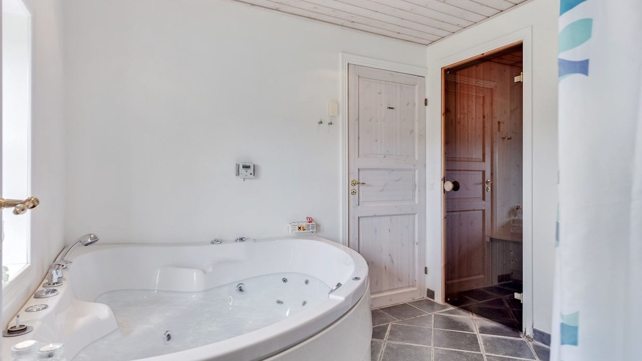 Photo of Bathroom in Nørre Lyngvig