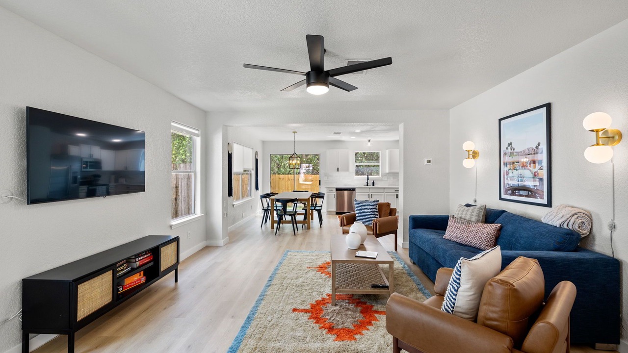 Photo of Livingroom in Maverick Creek
