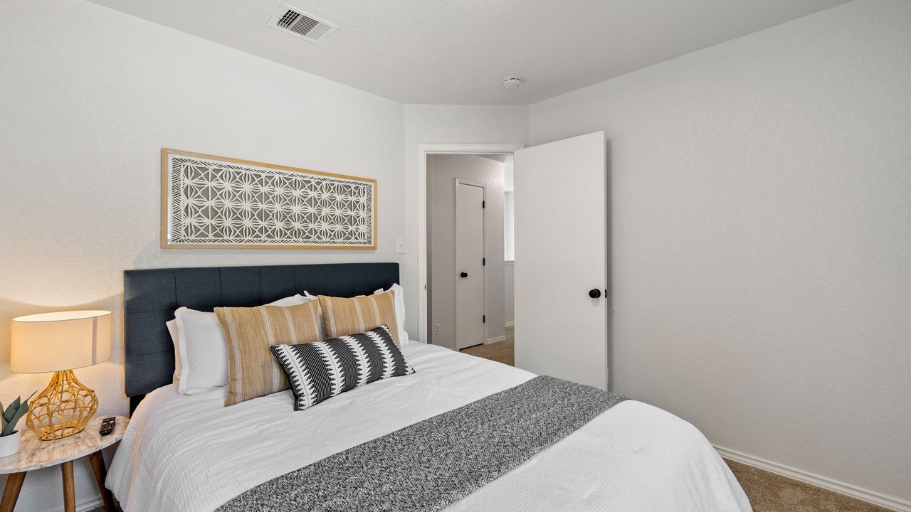Photo of Bedroom in Maverick Creek