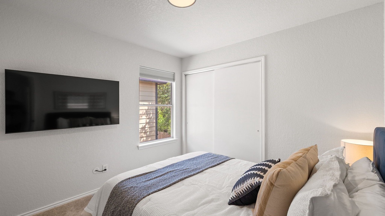 Photo of Bedroom in Maverick Creek