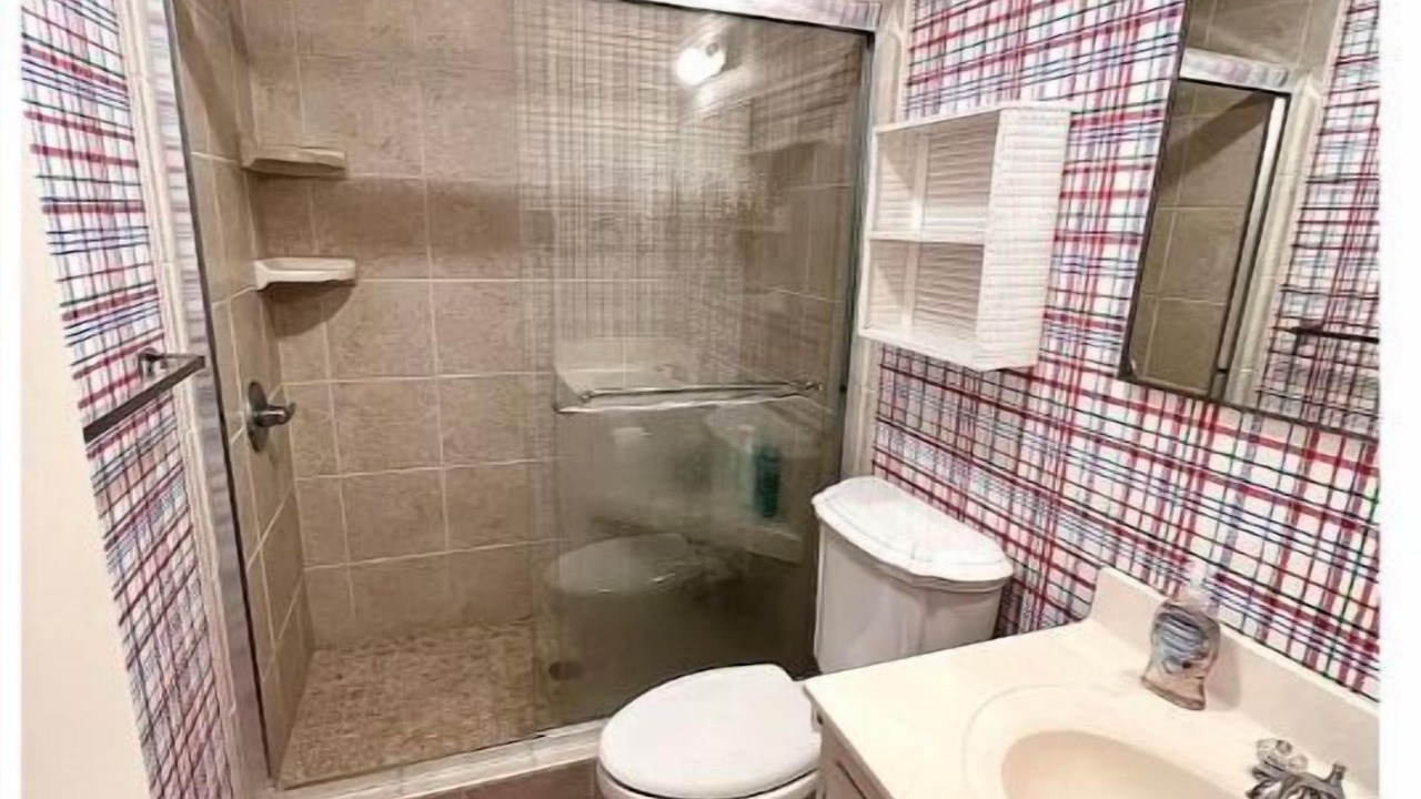 Photo of Bathroom in Cleora
