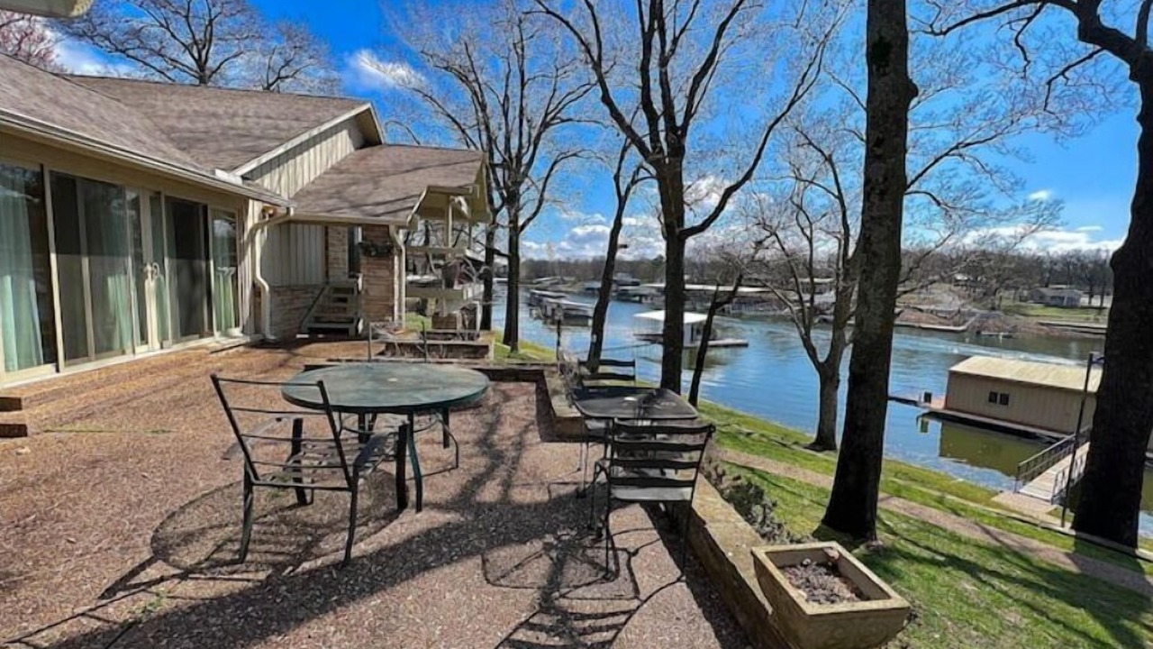 Photo of Outdoor in Cleora