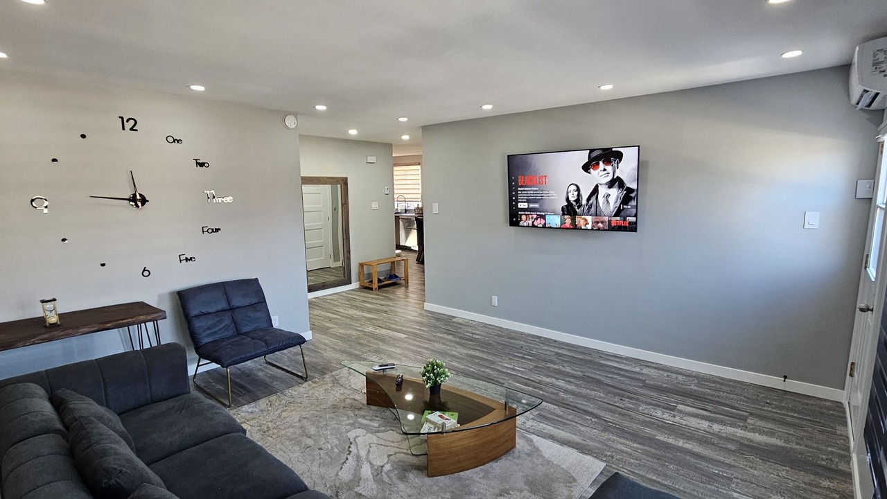 Photo of Livingroom in Longueuil