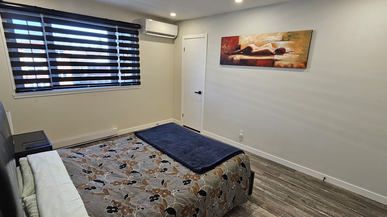 Photo of Bedroom in Longueuil