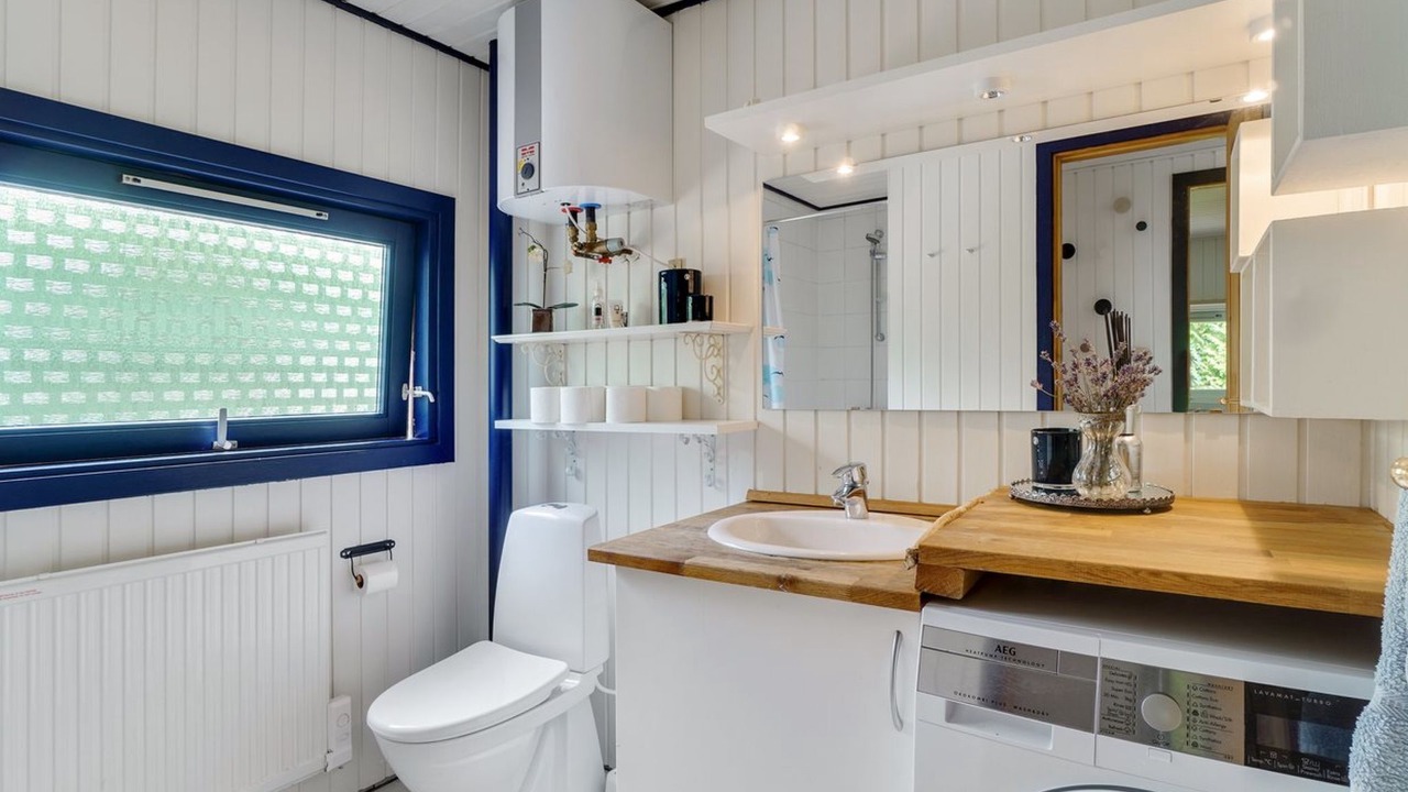 Photo of Bathroom in Follenslev