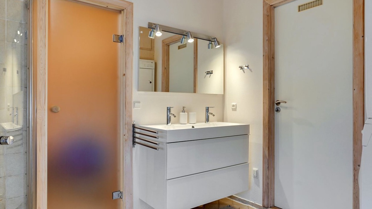 Photo of Bathroom in Femmøller