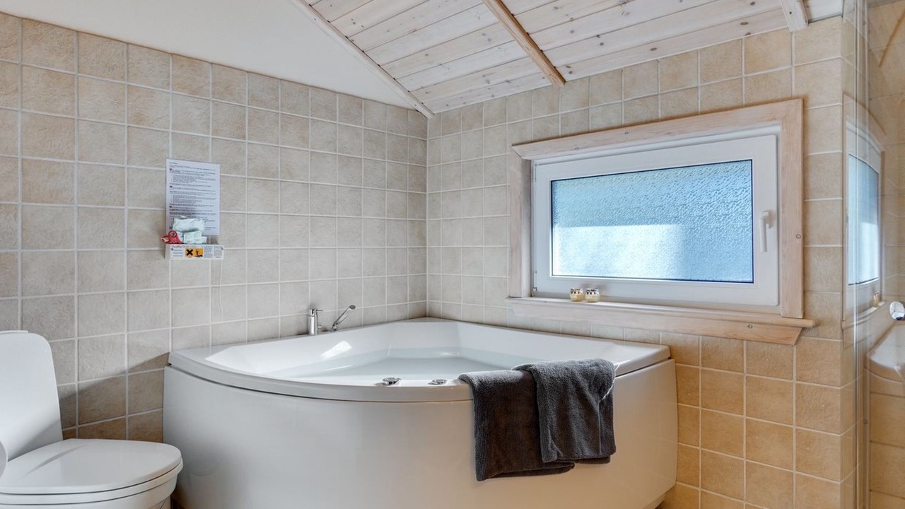 Photo of Bathroom in Femmøller