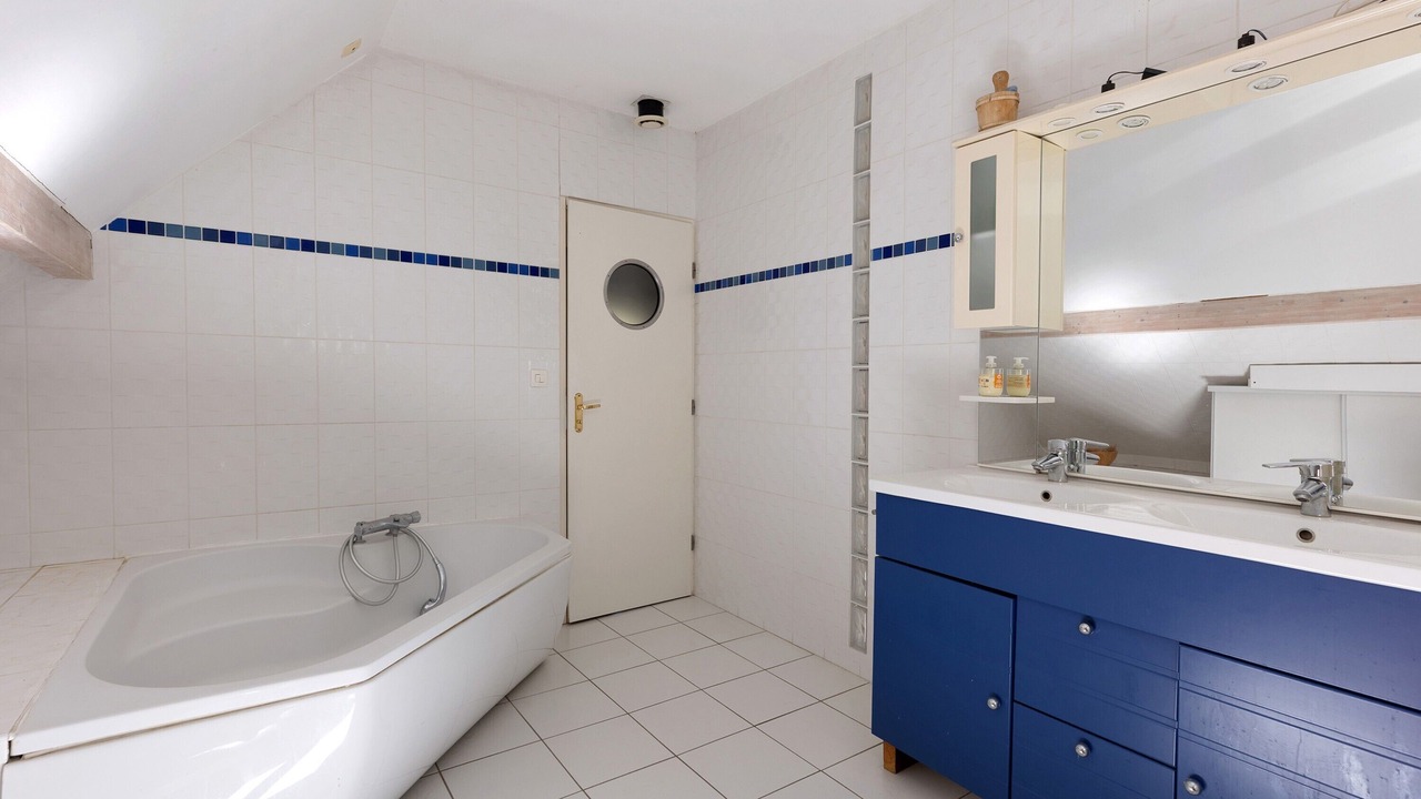 Photo of Bathroom in Chateau-la-Valliere