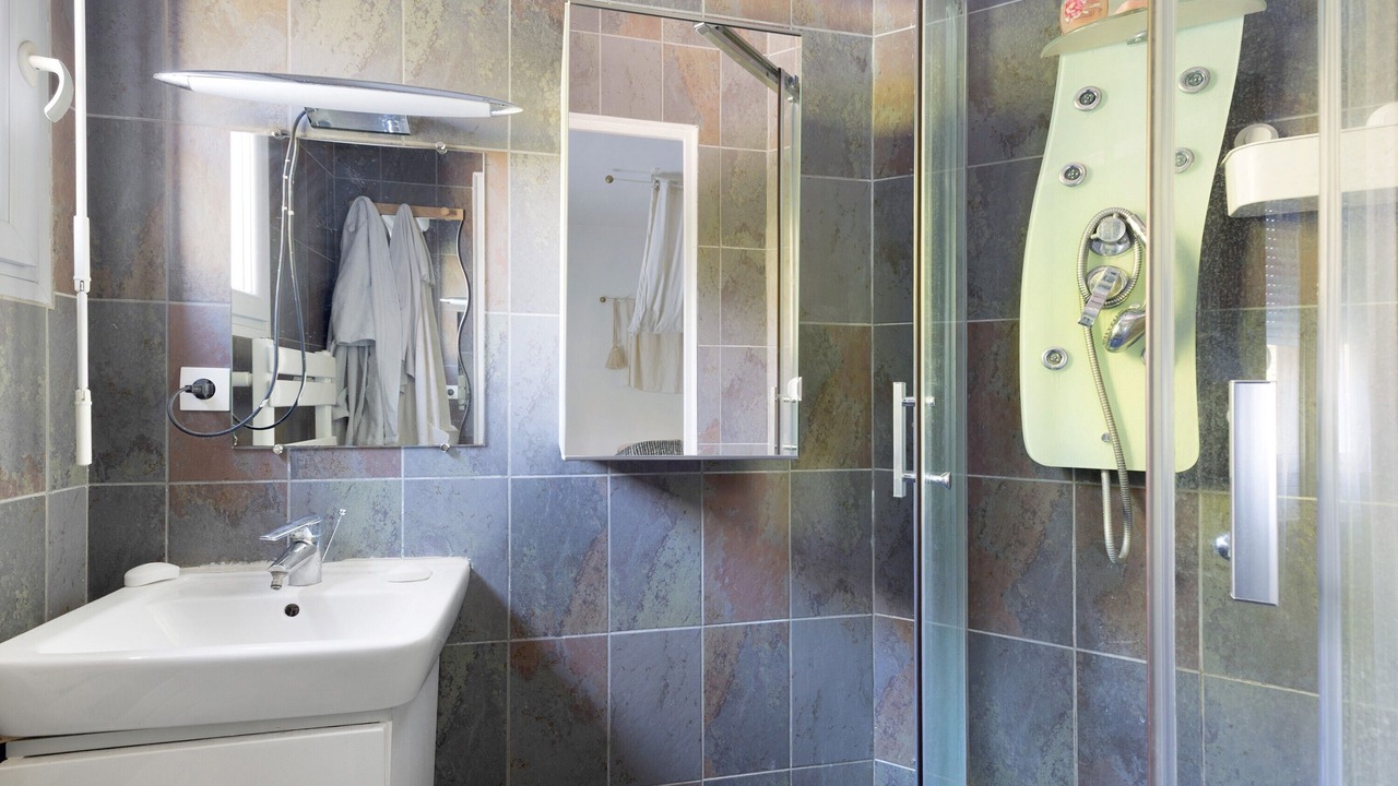 Photo of Bathroom in Chateau-la-Valliere
